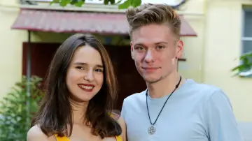 Задник к сериалу "Жених или невеста: 90 дней" #1316437