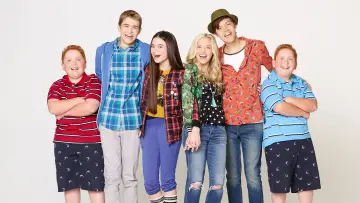 Задник к сериалу "Best Friends Whenever" #1688189