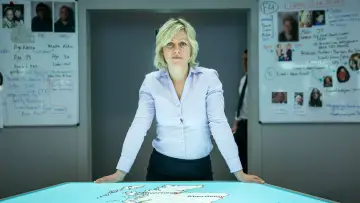 Задник к сериалу "Hunted" #1604530