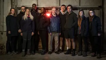 Задник к сериалу "Hunted" #1604533