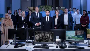 Задник к сериалу "Hunted" #1604534