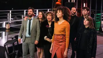 Задник к сериалу "Десять процентов" #1403413