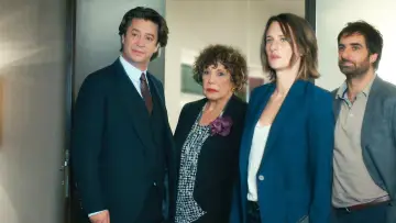 Задник к сериалу "Десять процентов" #1403420