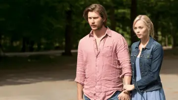 Задник к сериалу "Укушенная" #1465521