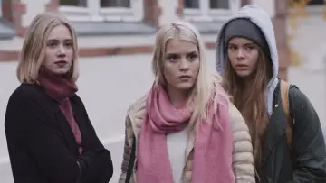 Задник к сериалу "Стыд" #1439862
