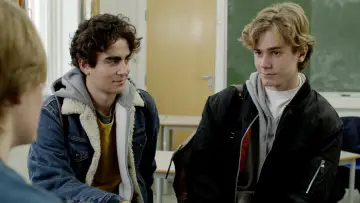 Задник к сериалу "Стыд" #1439873