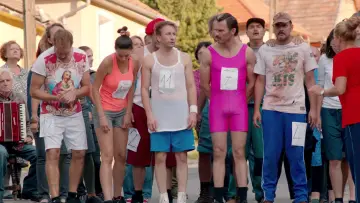 Задник к сериалу "A mi kis falunk" #1443985