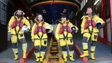 Задник к сериалу "Saving Lives at Sea" #1228167