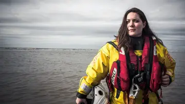 Задник к сериалу "Saving Lives at Sea" #1228168