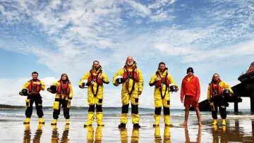 Задник к сериалу "Saving Lives at Sea" #1228172
