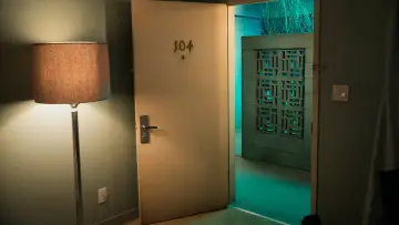 Задник к сериалу "Комната 104" #1418725