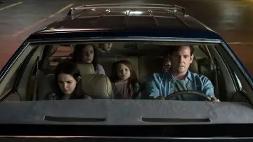 Задник к сериалу "Призрак дома на холме" #1351589