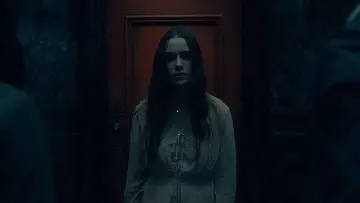 Задник к сериалу "Призрак дома на холме" #1351605