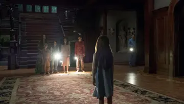 Задник к сериалу "Призрак дома на холме" #1657616