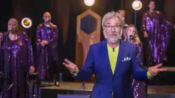 Задник к сериалу "На мессе полно народу" #1429355