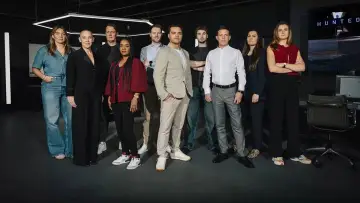 Задник к сериалу "Hunted" #1417314