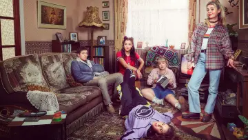 Задник к сериалу "Девчонки из Дерри" #1428055