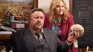 Задник к сериалу "Шекспир и Хэтэуэй: Частные детективы" #1407304