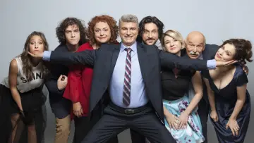 Задник к сериалу "Μην Αρχίζεις τη Μουρμούρα" #1388673