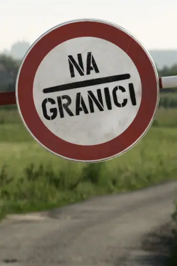 На границе постер