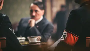 Задник к сериалу "Rise of the Nazis" #1864091