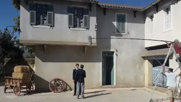 Задник к сериалу "Άγριες Μέλισσες" #1539960