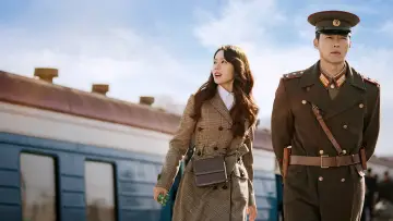 Задник к сериалу "Любовь приходит с неба" #1369175