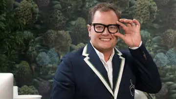 Задник к сериалу "Interior Design Masters with Alan Carr" #1607557