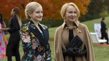Задник к сериалу "Изобретая Анну" #1417326