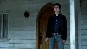 Задник к сериалу "Полуночная месса" #1394219