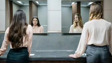 Задник к сериалу "Индустрия" #1334604