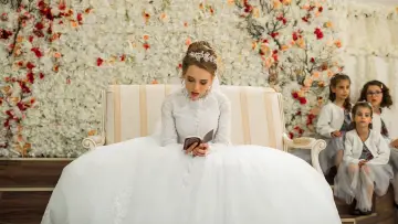 Задник к сериалу "Неортодоксальная" #1460964