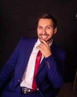 Дмитрий Лещенко