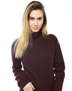 Алена Любимова