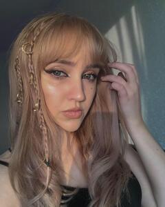 Анна Антропова