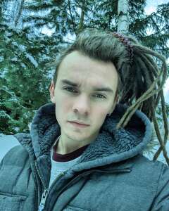 Евгений Николаев