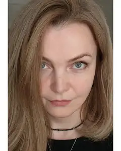 Лена Ларина