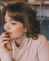 Юлия Весёлова