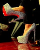 Лиза Наумова