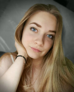 Арина Еропова