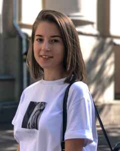 Эвелина Бостан