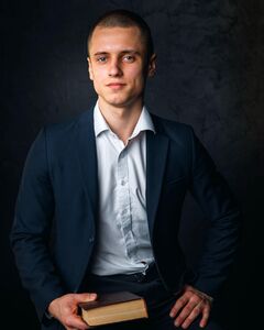 Антон Зуйков