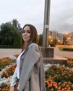 Полина Лочмелите