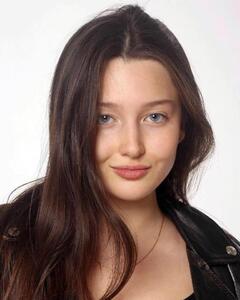 Виктория Попова