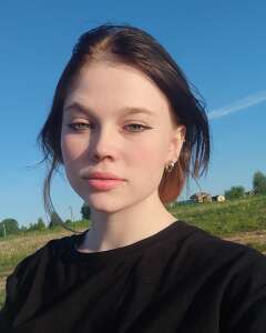 Настя Захарова