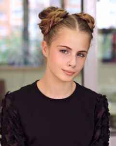 Полина Казакова