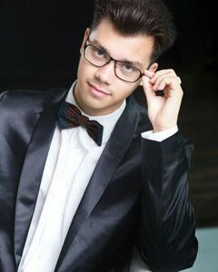 Александр Суханов