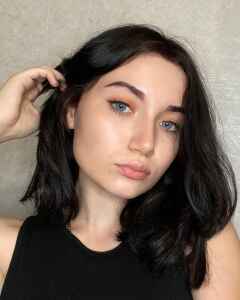 Милана Салманова