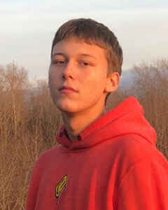 Влад Кузнецов