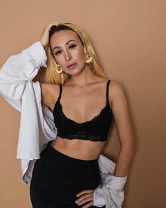 Алина Волжанова